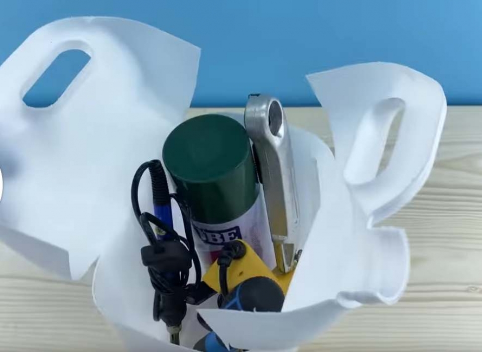 4 brilliant ideas from plastic boxes! 